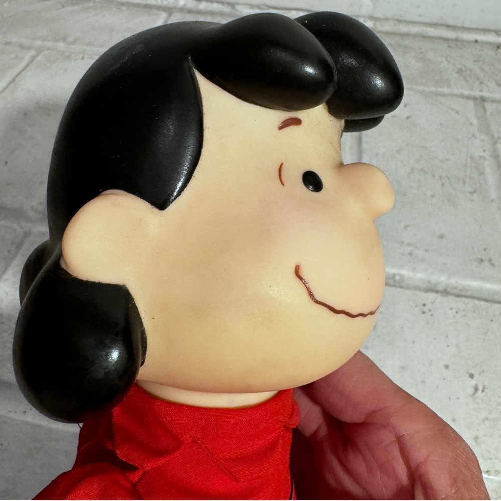 Vintage Applause Lucy Van Pelt Peanuts Doll 1952-1966 United Features Sy… - Picture 8 of 11